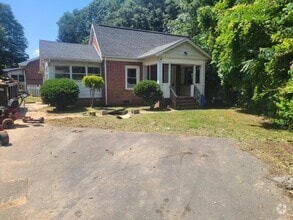 Building Photo - 833 Lewis St