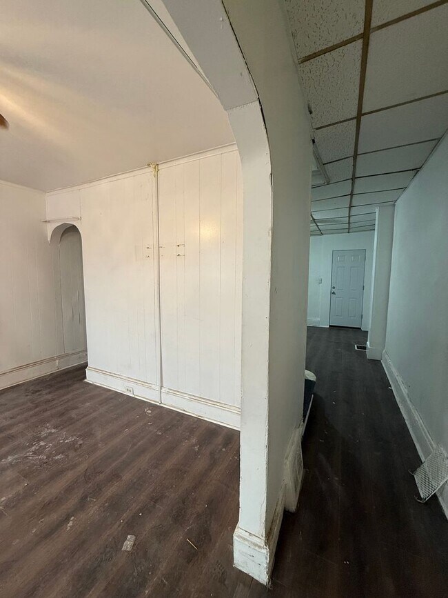 Building Photo - Nice size house for rent freshly done