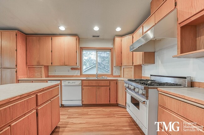 Building Photo - DoNguyen2