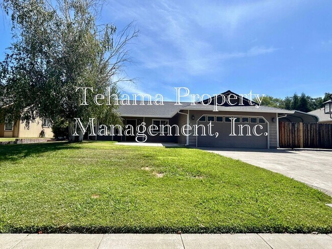 Foto del edificio - Executive 3 Bederoom 2 Bathroom home with in-ground pool and landscaping service included.