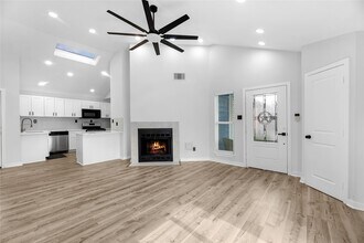 Building Photo - 18503 Willow Moss Dr