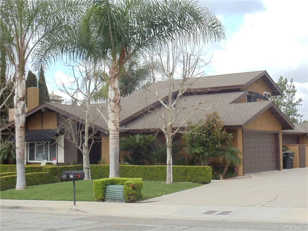 Primary Photo - 126 S Los Timbres St
