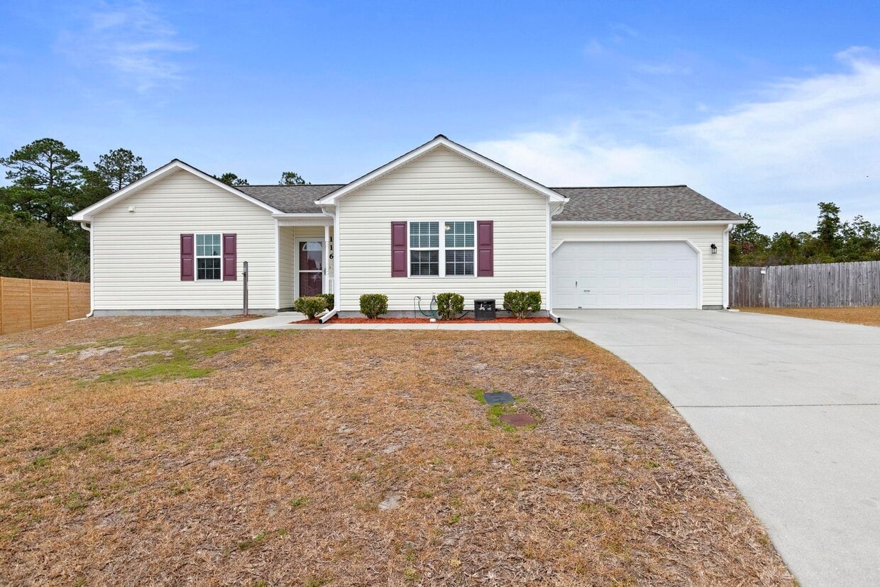 Primary Photo - Ranch with fenced yard in Swansboro HS Dis...