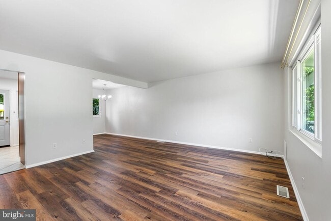 Building Photo - 6610 Bowie Dr