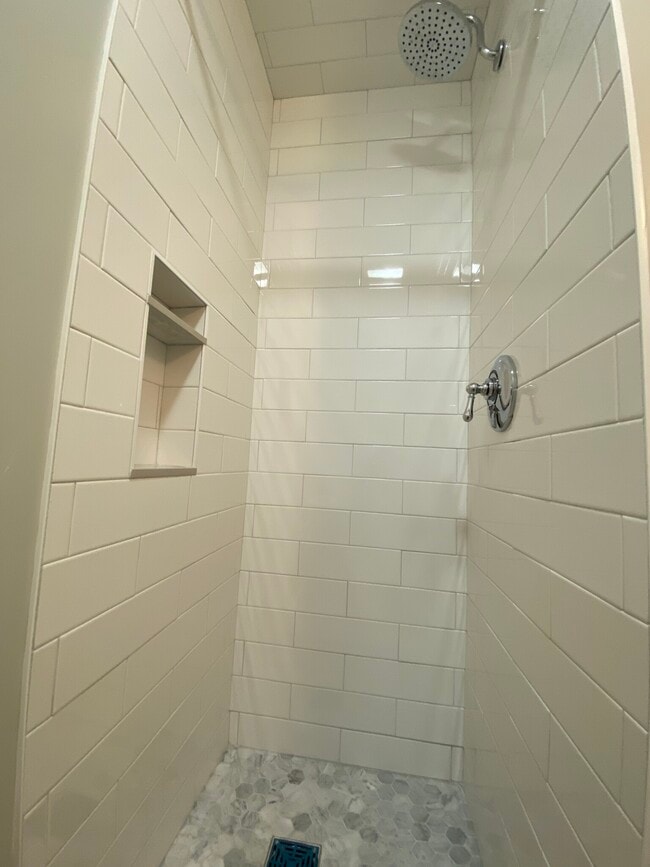 Building Photo - 397 Marlborough St