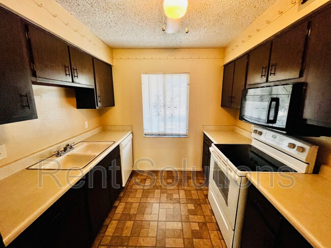 Building Photo - 7529 Pitch Pine Cir