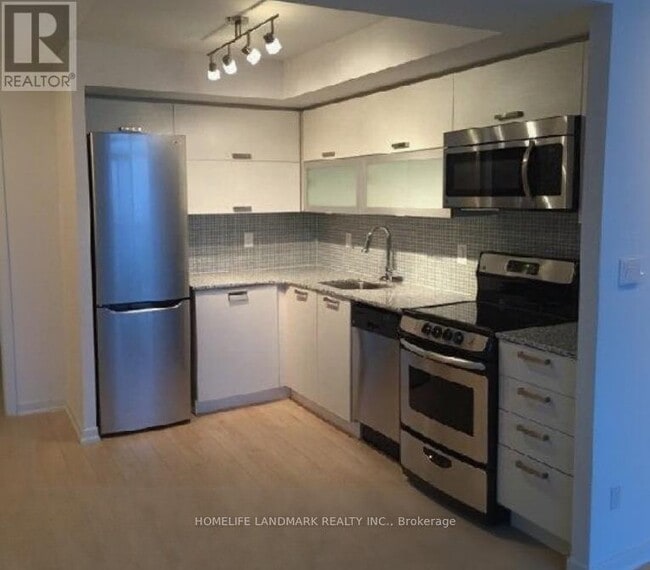 Building Photo - 36 Lisgar St