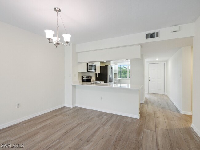 Building Photo - 285 Naples Cove Dr