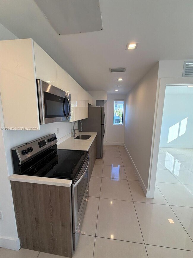 Foto del edificio - 829 SW 18th Ave