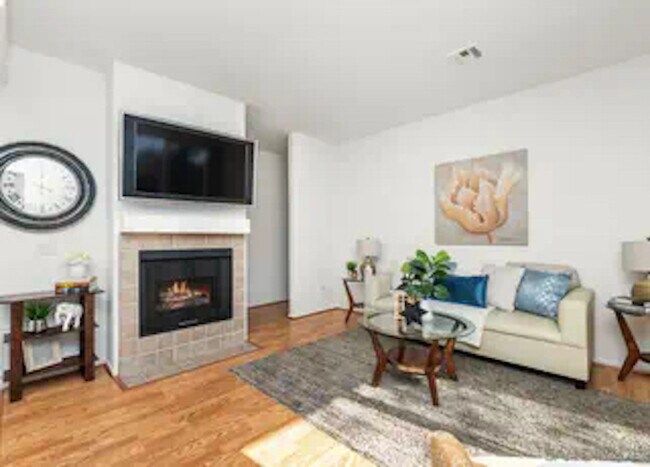 Electric FirePlace - 8690 New Salem St