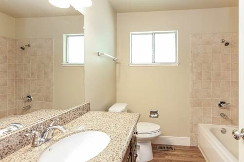 Foto principal - 3036 Greenhall Way