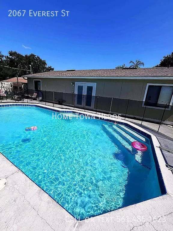 Foto principal - 2067 Everest St