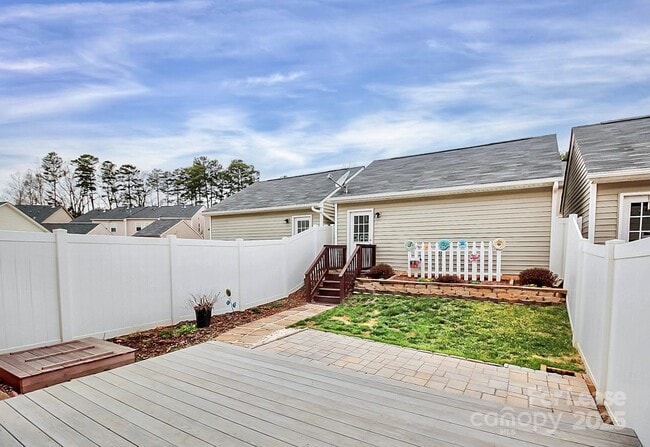Building Photo - 6416 Hasley Woods Dr