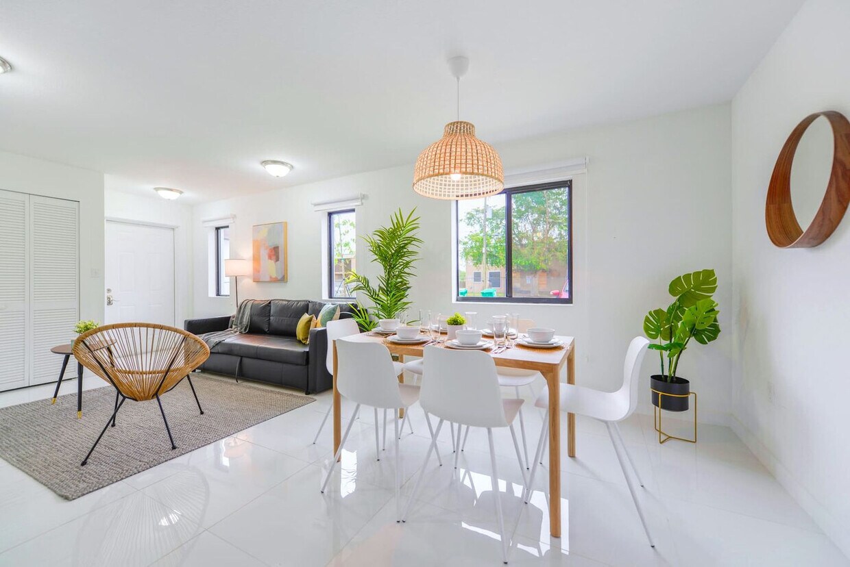 Foto principal - 2241 NW 50th St
