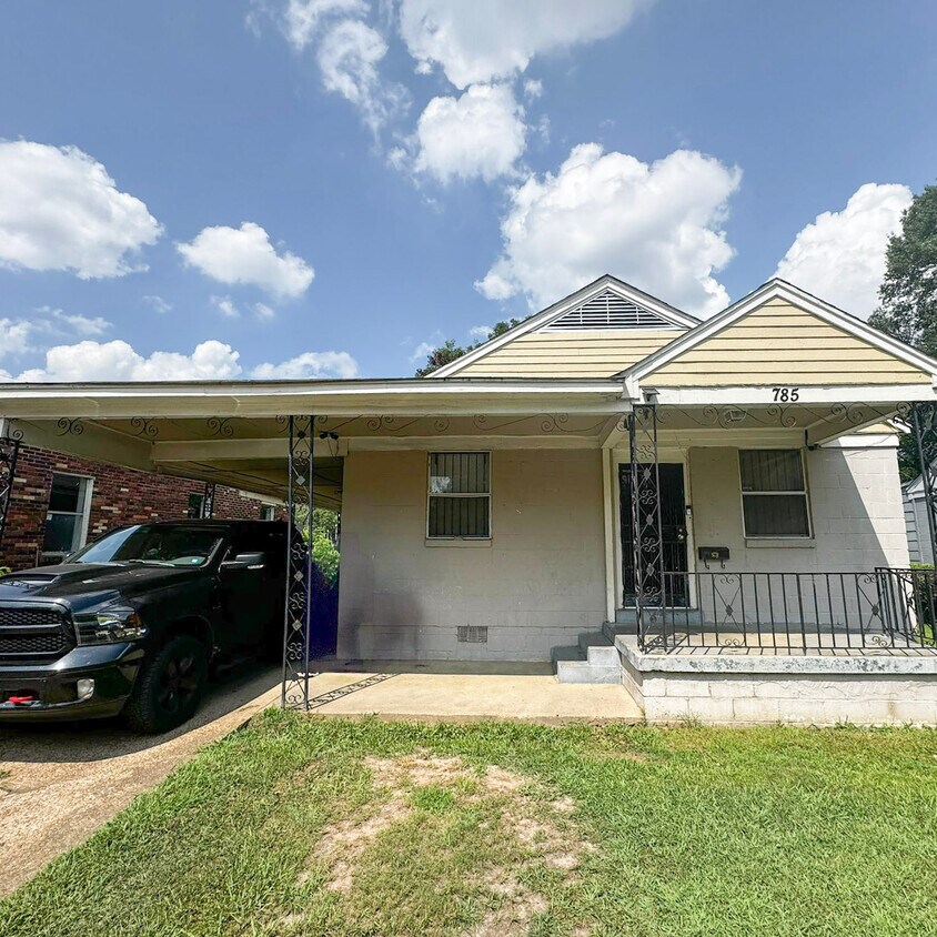 Building Photo - 785 Dallas St