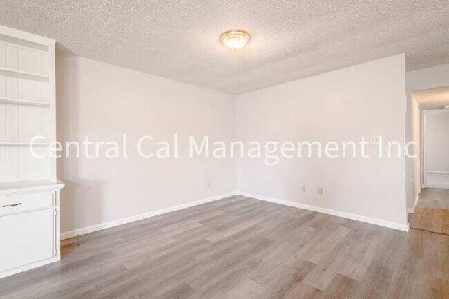 Foto del edificio - 5713 Fairfax Rd