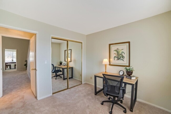 Building Photo - 2173 Laguna Dr