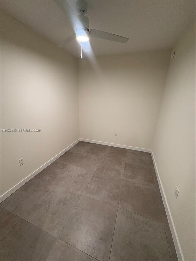 Foto del edificio - 16395 Biscayne Blvd