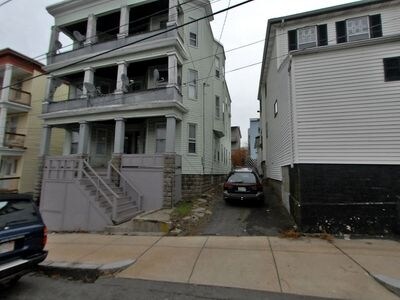 Building Photo - 39 Thornton St