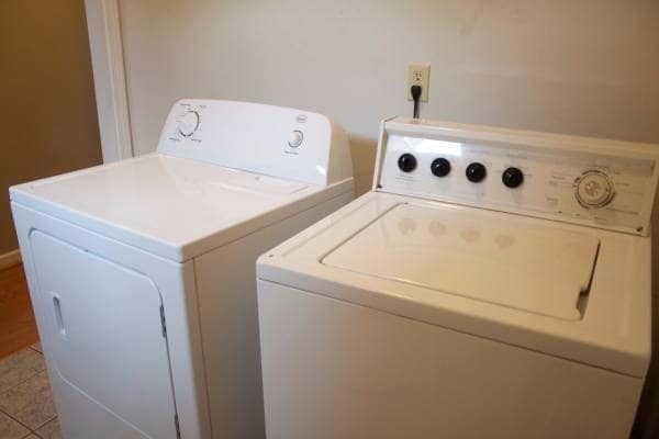VIRTUAL SHOWINGS AVAILABLE - Spacious Hous... - VIRTUAL SHOWINGS AVAILABLE - Spacious Hous...