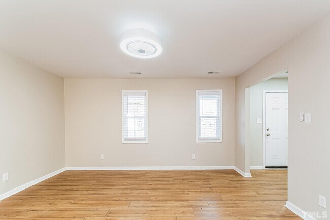 Foto del edificio - 3019 Sprucewood Dr