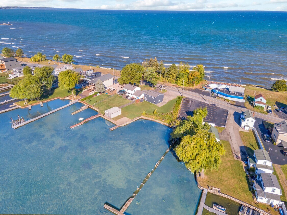 Primary Photo - 227 Lake Rd