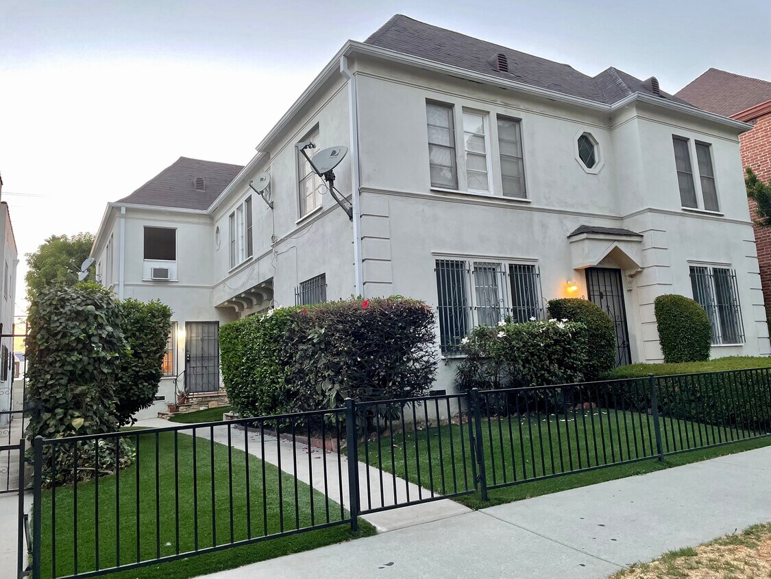 Primary Photo - 361 N Orange Grove Ave