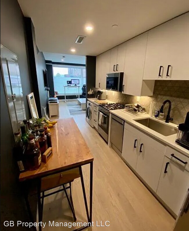 Building Photo - Studio, 1 bath House - 71 Border Unit 101