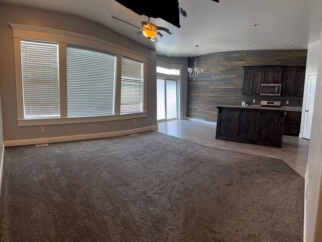 Foto del edificio - 311 Emery Ln