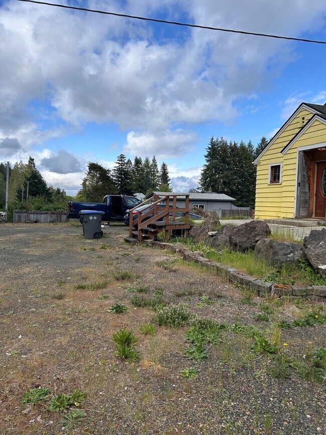Foto del edificio - Charming 2BR House in Shelton
