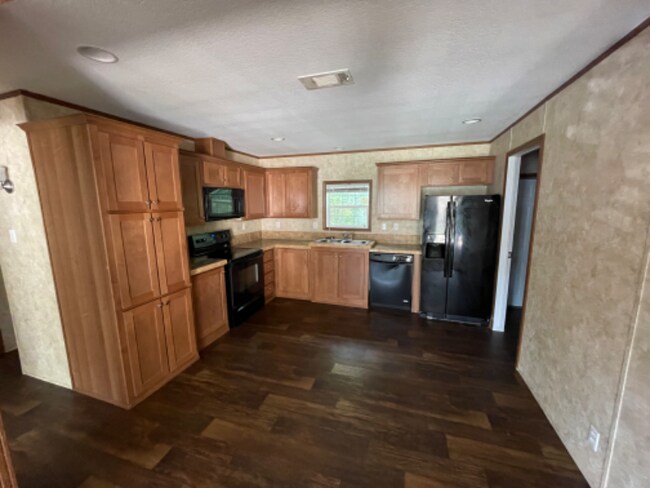Building Photo - 120 E Chance Cutoff