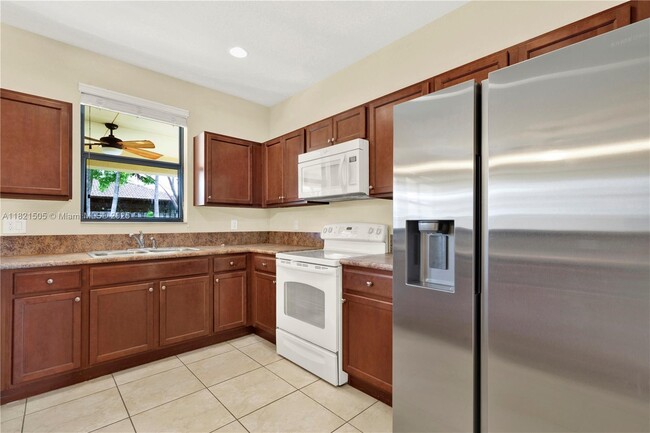 Building Photo - 11923 SW 155th Ct