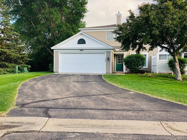 Garage and Driveway parking - 1805 Southcross Dr W