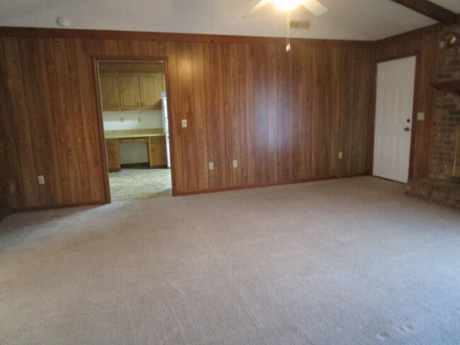 Foto del edificio - 40 Travis Ct