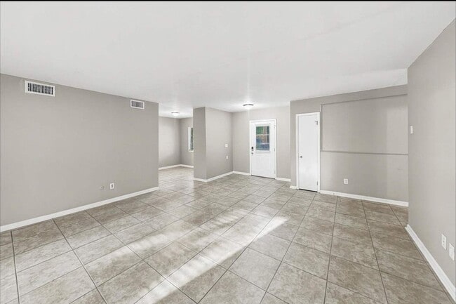 Building Photo - 12160 Croft Dr N