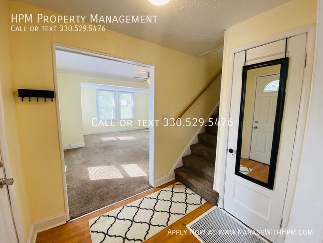Building Photo - 730 Neale Ave SW