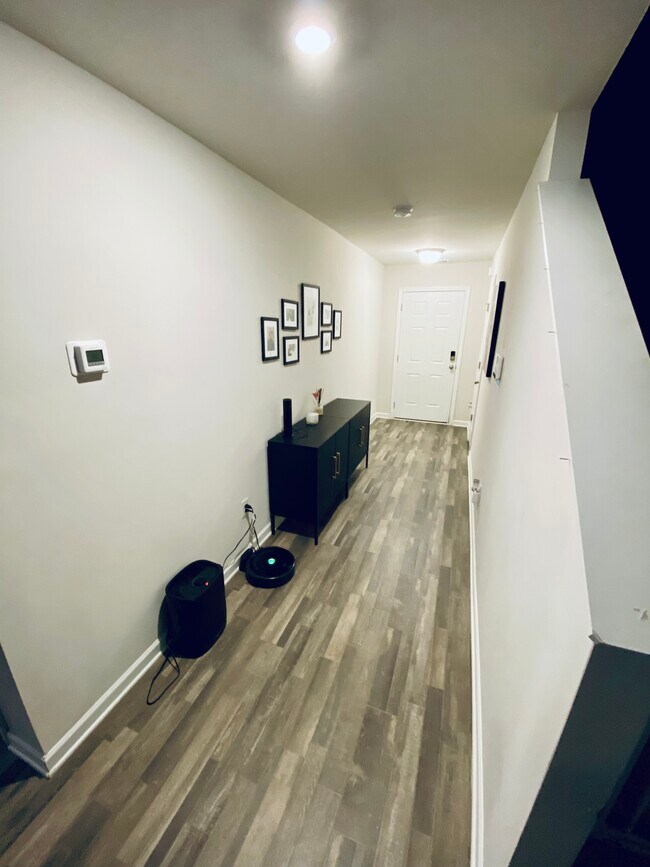 Front entryway - 636 Ivy Brook Way