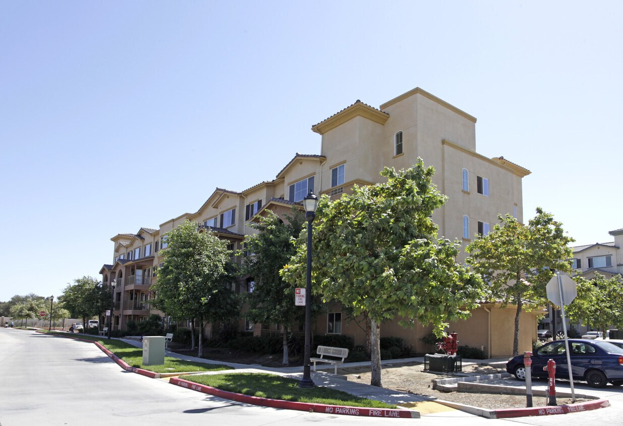 The Commons at Oak Grove Apartments in Oakley, CA