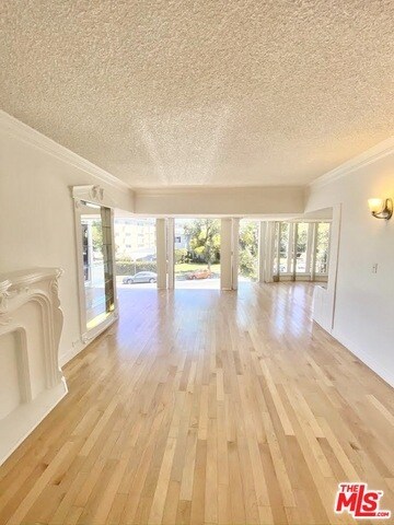 Foto del edificio - 485 S Roxbury Dr