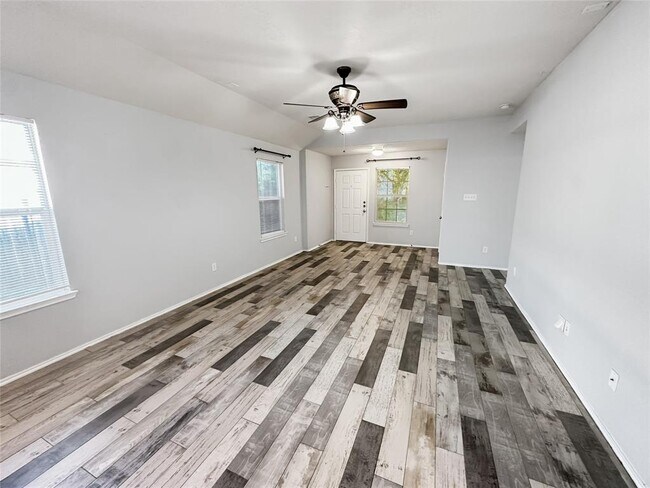 Foto del edificio - 11018 View Pointe Ln