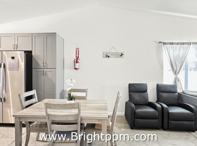 Foto del edificio - 13244 El Cajon Dr