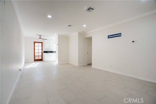 Foto del edificio - 38478 Larkin Ave