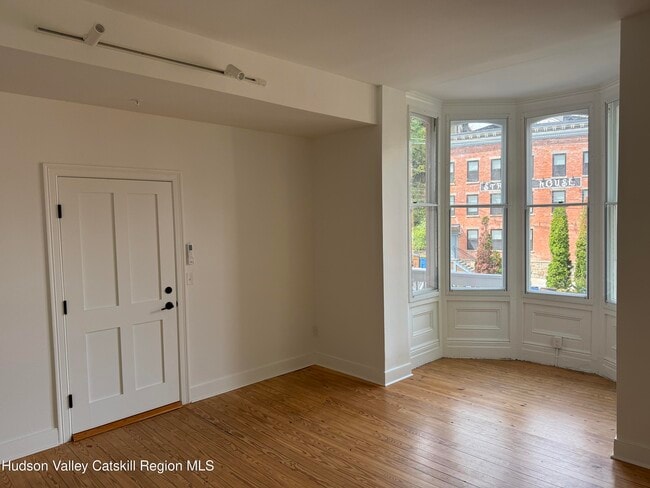 Building Photo - 16 Abeel St