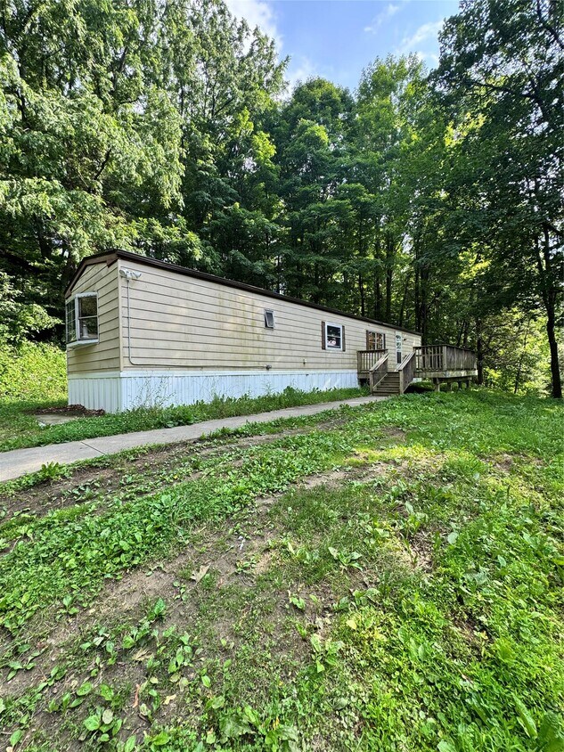 Primary Photo - 19 Griffin Ln