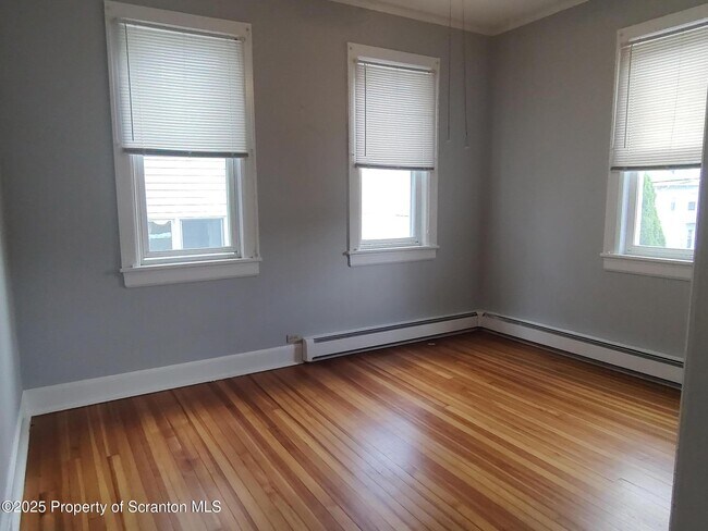 Foto del edificio - 1019 Delaware St