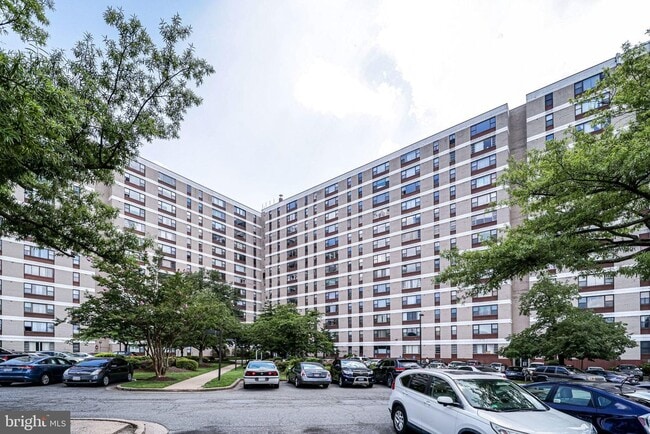 Building Photo - 4600 Duke St