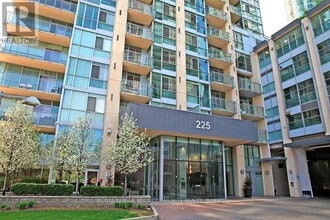 Building Photo - 225-2225 Webb Dr