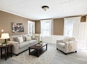 Building Photo - 11 Doane St