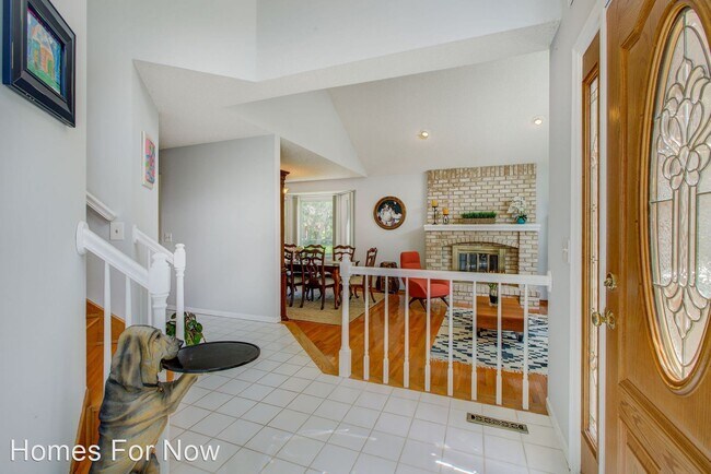 Building Photo - 4 br, 4 bath House - 5820 Churchill Street