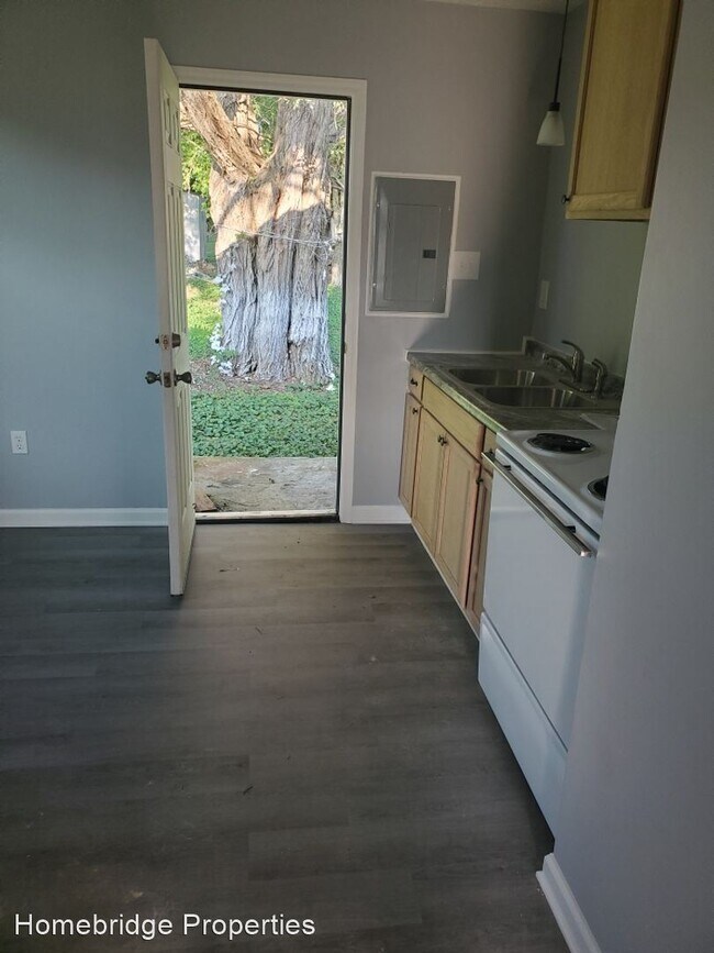 Foto del edificio - 1 br, 1 bath House - 30031 Bankston Rd